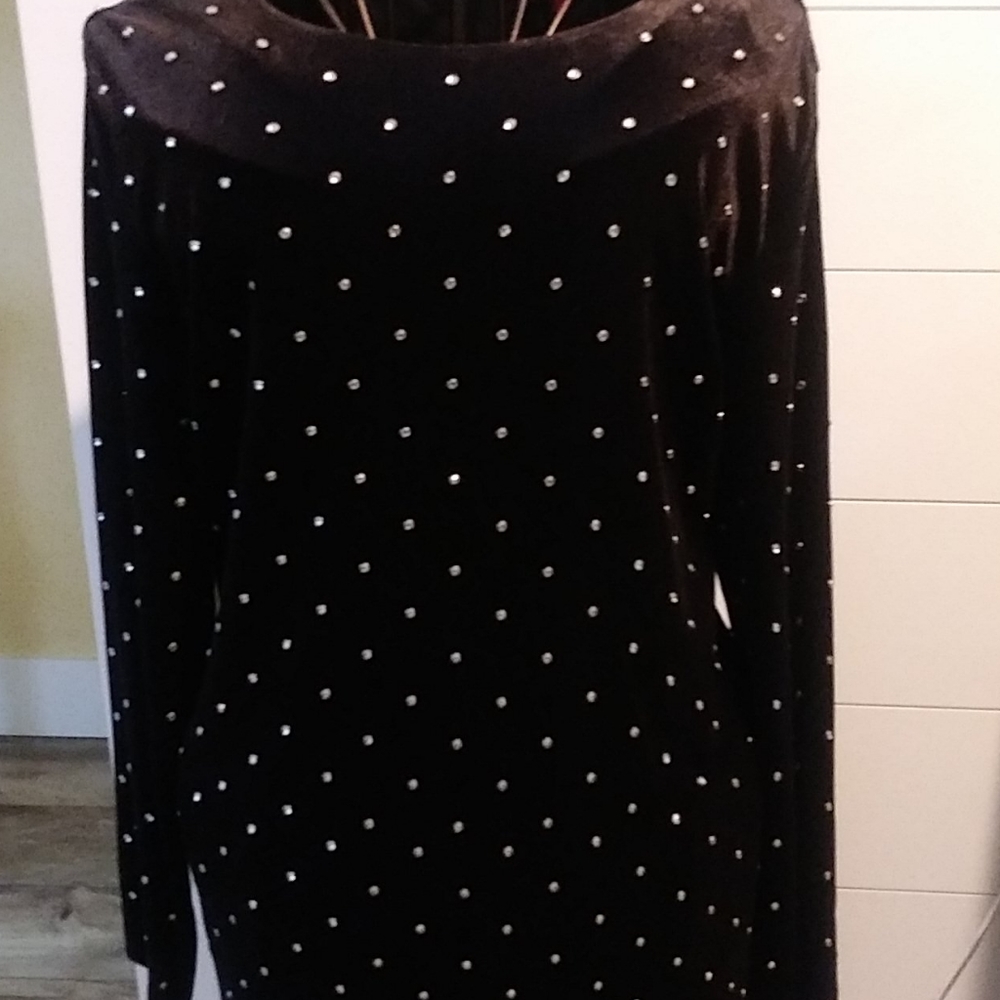 Ladies black velvet w rhinestone lined dress - Picture 2 of 4